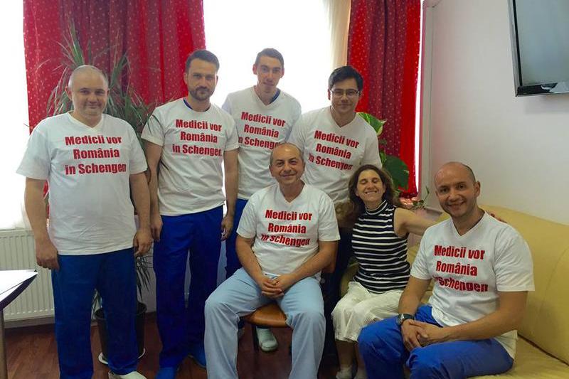 Medicul Catalin Cirstoiu, Cristina van Bonzel si medici de la Spitalul Universitar de Urgenta Bucuresti, Foto: Facebook - Catalin Cirstoiu