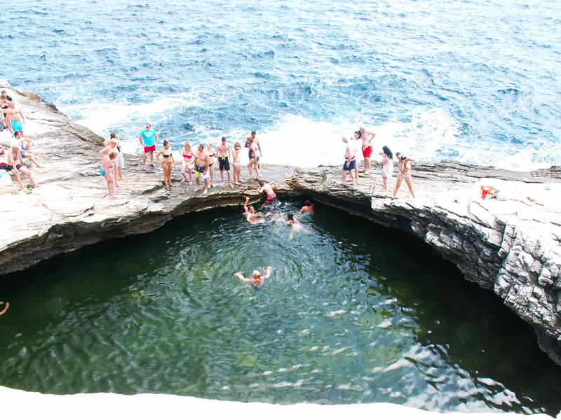 Turistilor straini nu le sunt limitate retragerile din bancomate, Foto: Hotnews