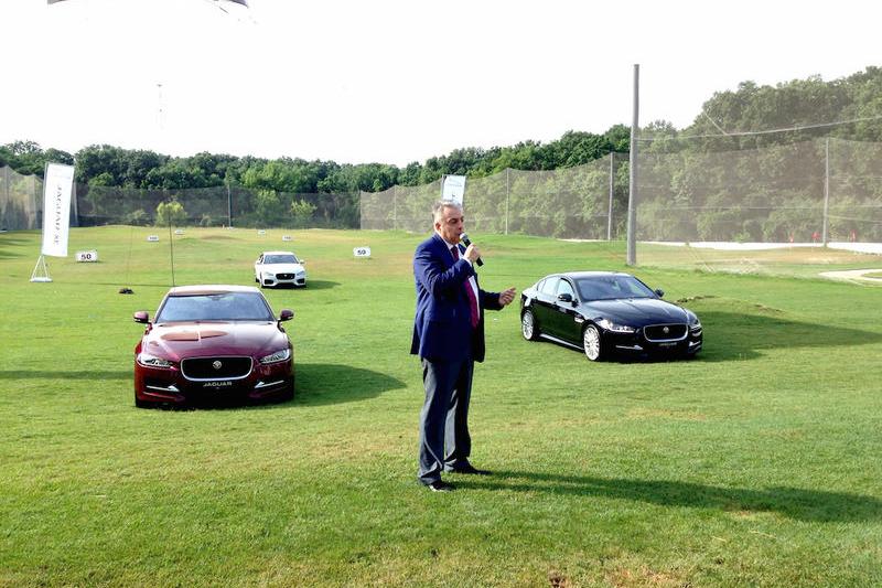 Mihai Ivanescu si Jaguar XE, Foto: Jaguar