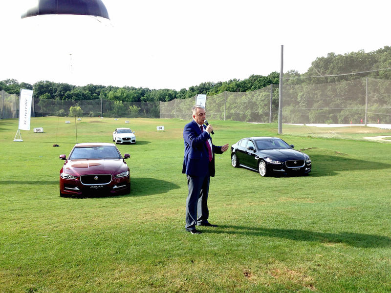 Mihai Ivanescu si Jaguar XE, Foto: Jaguar