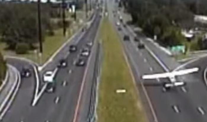 Un avion a aterizat pe o autostrada din SUA, Foto: Captura YouTube