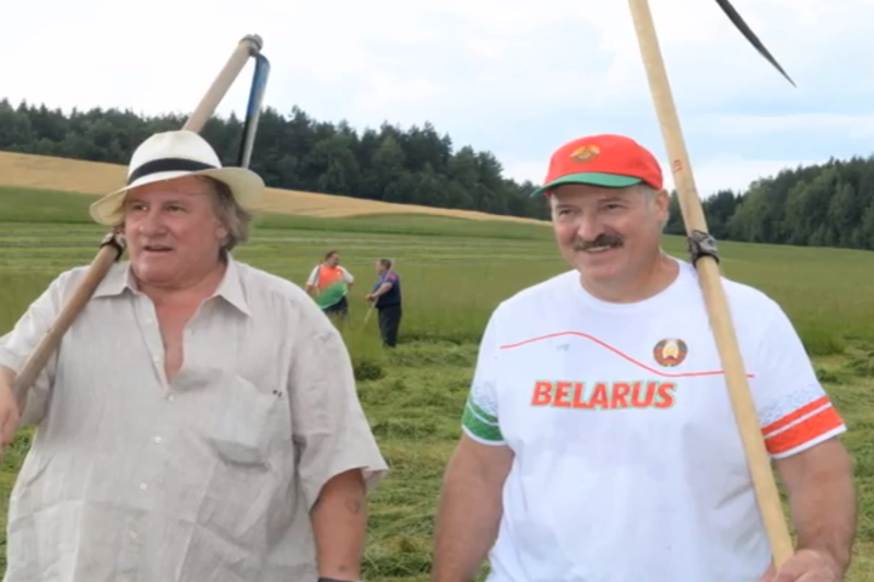 Depardieu a invatat sa coseasca de la Lukasenko, Foto: Captura YouTube