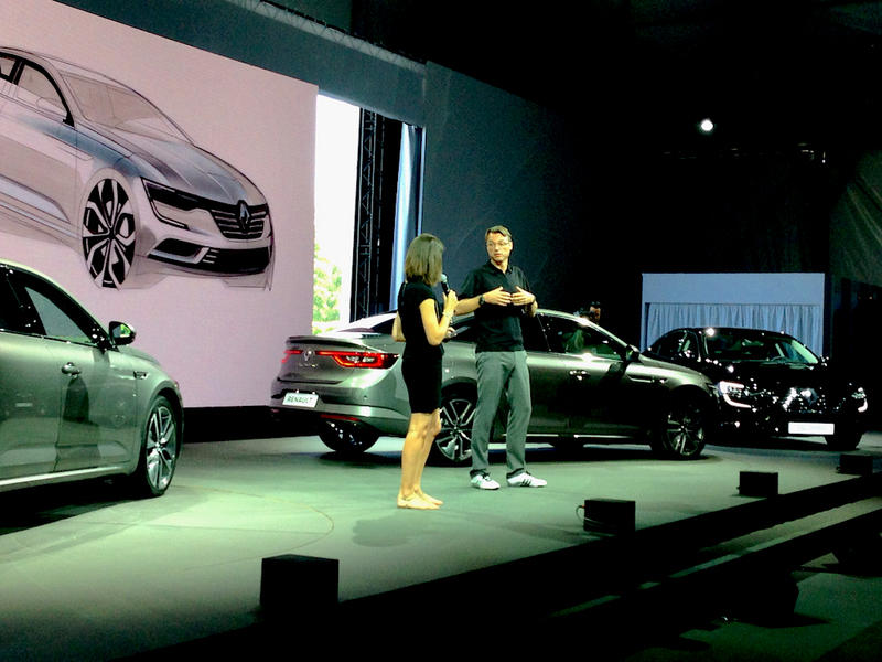 Laurens van den Acker pe scena prezinta Renault Talisman, Foto: 0-100.ro