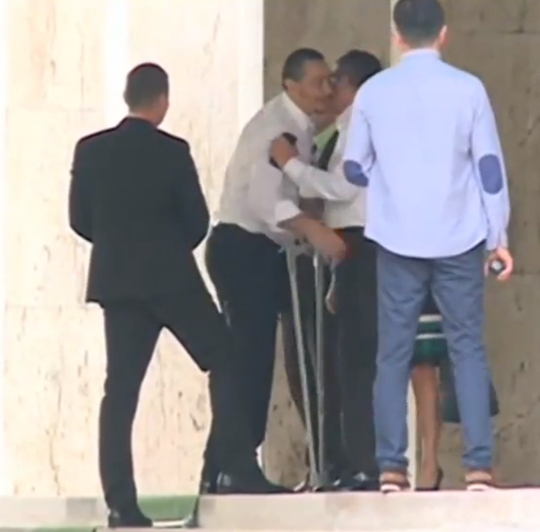 Victor Ponta dupa operatie, Foto: captura B1 TV