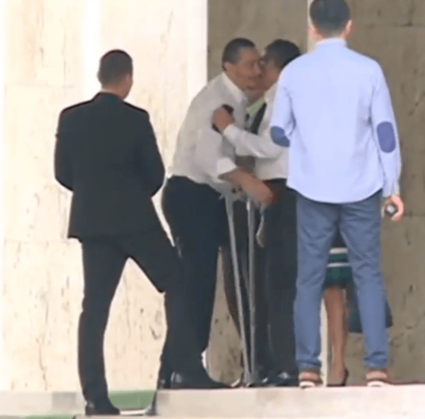 Victor Ponta dupa operatie, Foto: captura B1 TV