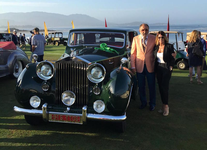 Ion Tiriac si Nadia Comaneci alaturi de Rolls-Royce Phantom IV Hoper Sedanca de Ville, Foto: Retromobil Club Romania