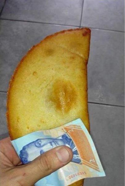 In Venezuela o bancnota valoreaza mai putin decat un servetel, Foto: Reddit