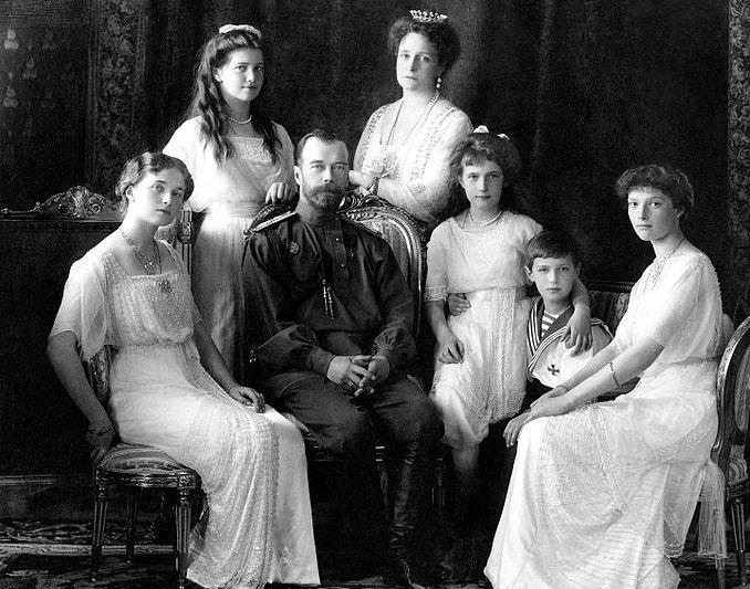 Portretul oficial al familiei imperiale Romanov in 1913, Foto: Wikipedia - Boasson and Eggler St. Petersburg Nevsky 24