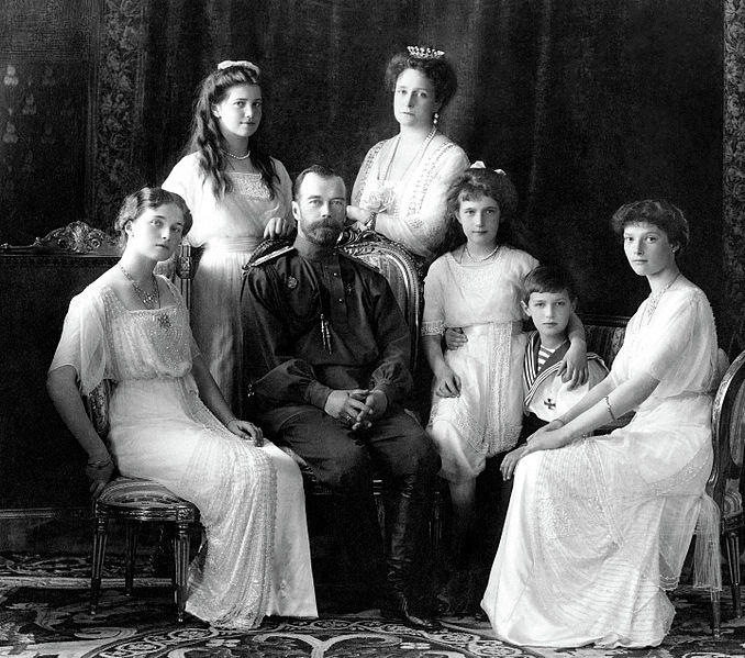 Portretul oficial al familiei imperiale Romanov in 1913, Foto: Wikipedia - Boasson and Eggler St. Petersburg Nevsky 24