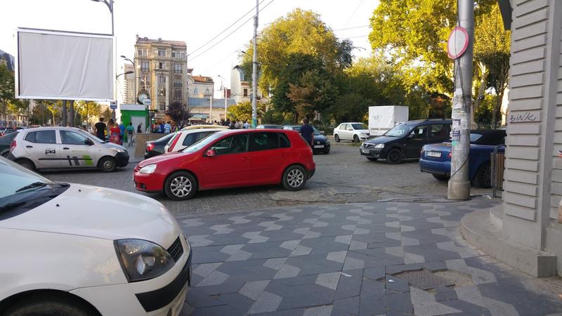 Masini in Piata Sf Gheorghe, Foto: Hotnews