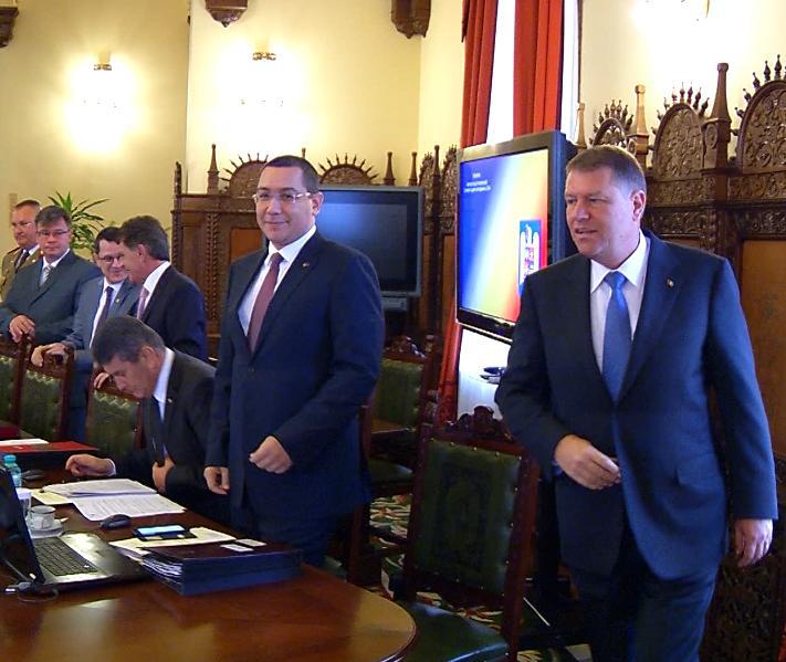 Victor Ponta si Klaus Iohannis la sedinta CSAT, Foto: Hotnews