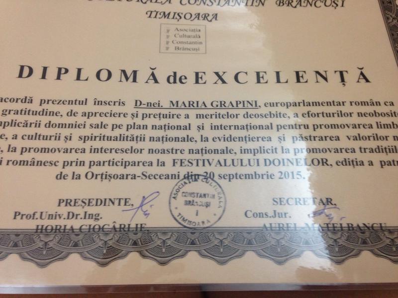 Diploma pentru promovarea limbii romane acordata Mariei Grapini, Foto: Facebook - Maria Grapini