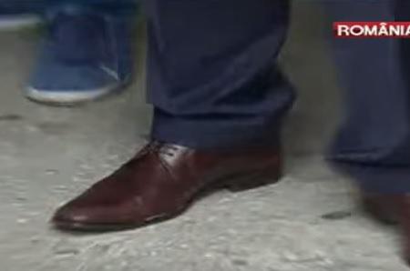 Pantoful dezlipit al lui Dragnea, Foto: Captura YouTube