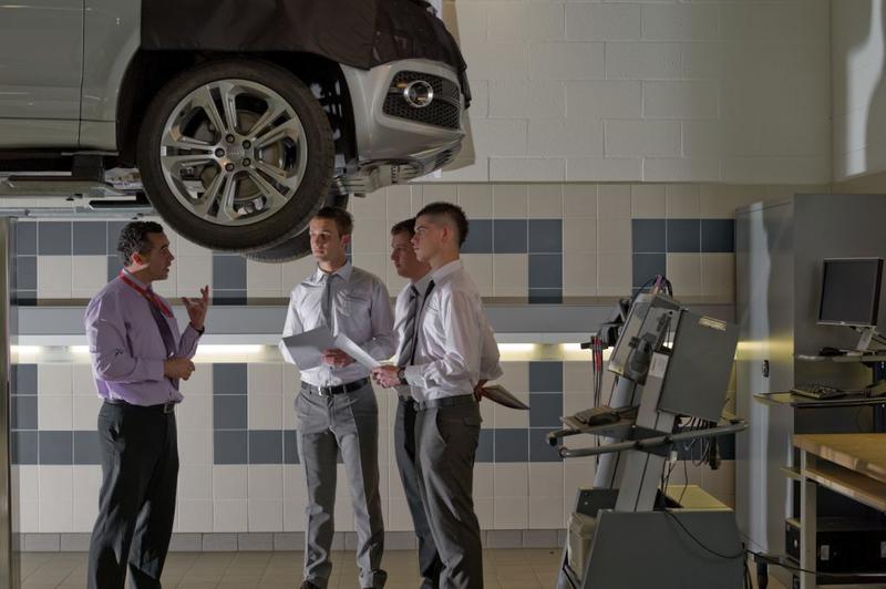 Intr-un service Volkswagen, Foto: Volkswagen