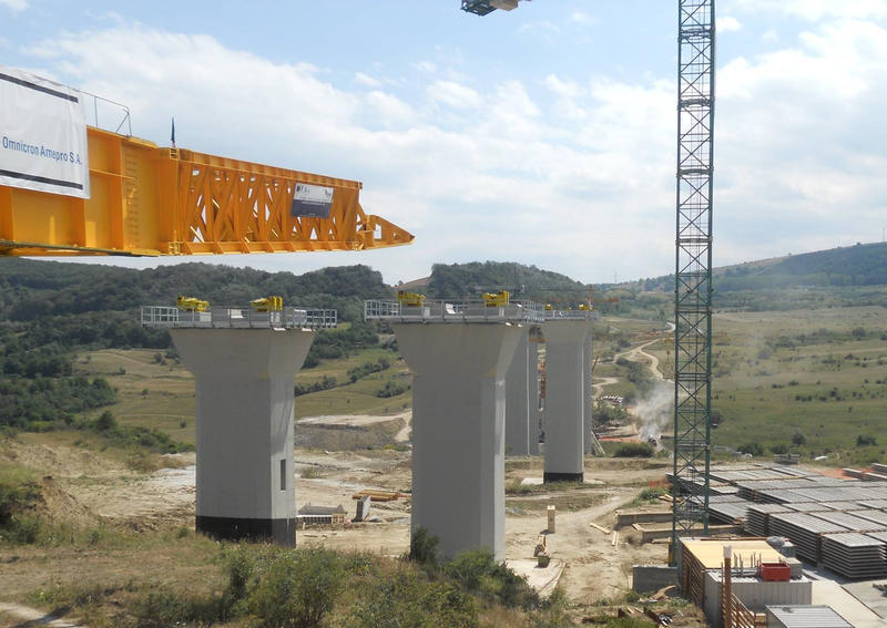2012: Viaductul Aciliu în construcie, Foto: http://mihaialexandrucraciun.construim-romania.ro