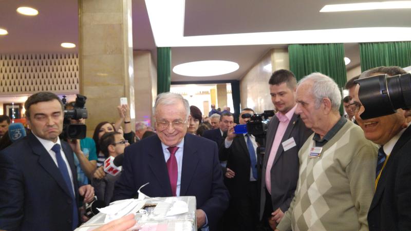 ion Iliescu voteaza, Foto: Hotnews