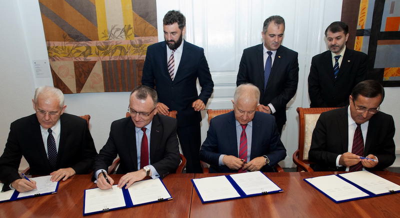 Semnarea protocolului la Ministerul Educatiei, Foto: edu.ro