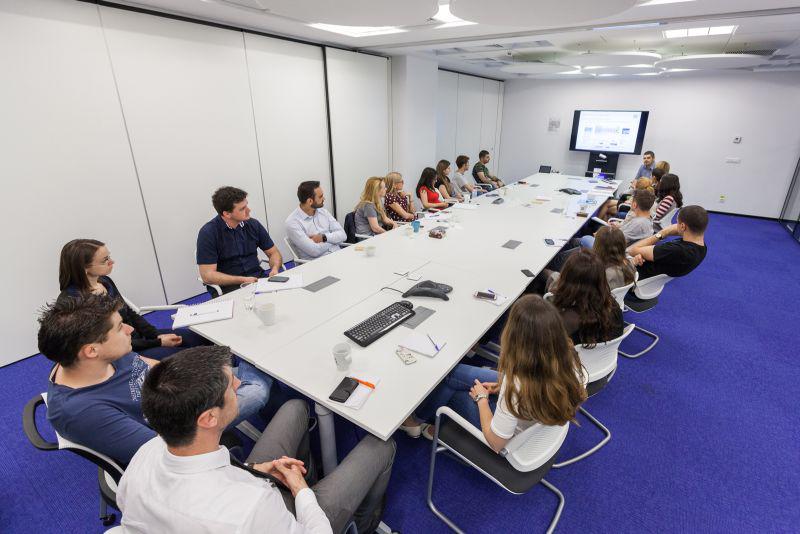 Scoala BEX, Foto: DB Global Technology