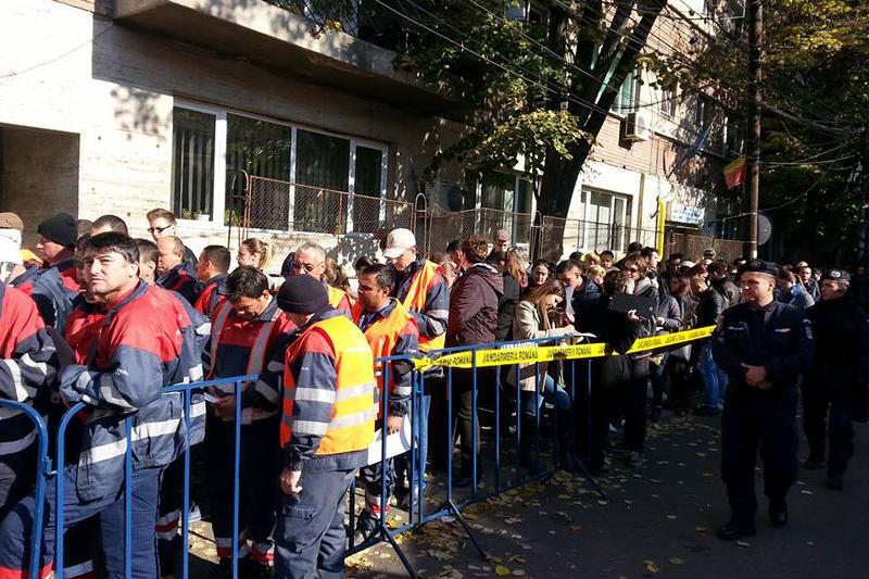 Coada pentru donat sange, Foto: Facebook / Catalin Balan