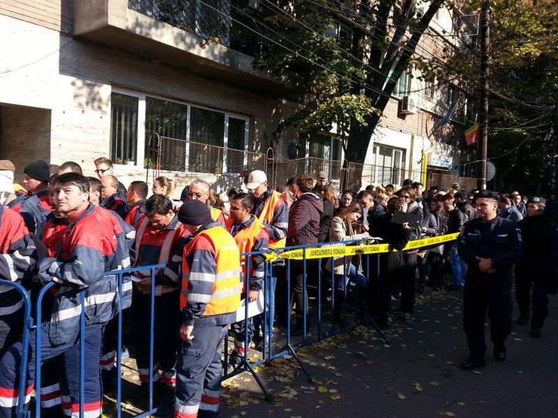 Coada pentru donat sange, Foto: Facebook / Catalin Balan