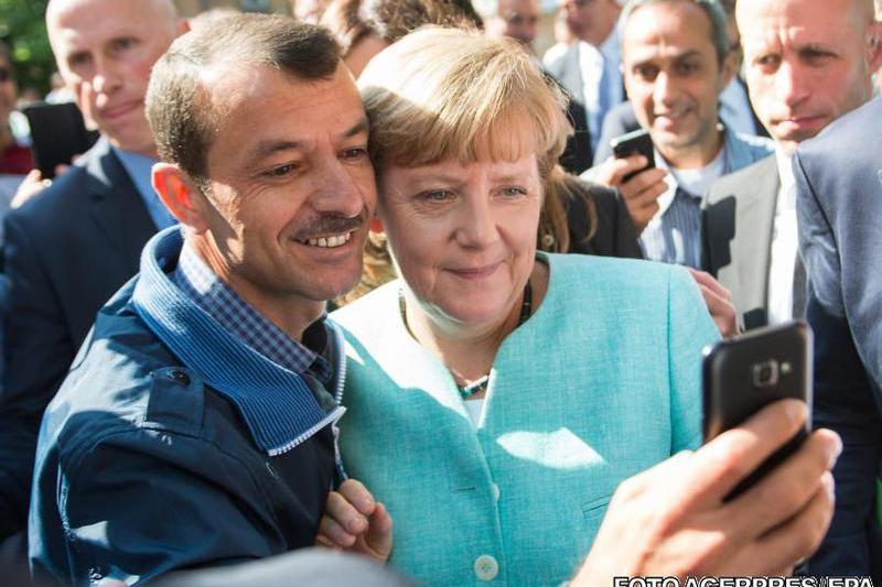 Angela Merkel, selfie cu un refugiat, Foto: Agerpres/EPA
