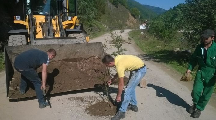 Protest provocat de starea drumului judetean 107T, Foto: ziarulunirea.ro