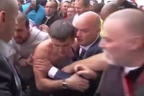 Director Air France, atacat de angajati, Foto: Captura Youtube.com