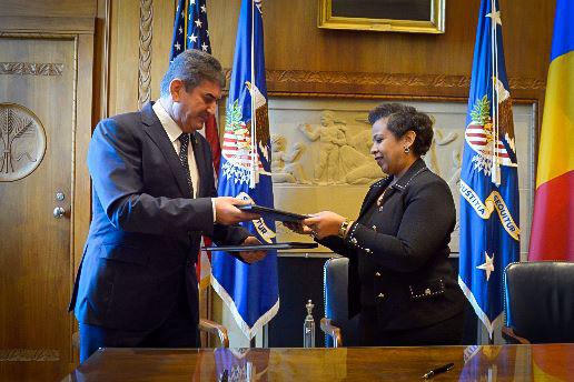 Gabriel Oprea s-a intalnit cu procurorul general al SUA, Loretta Lynch, Foto: MAI