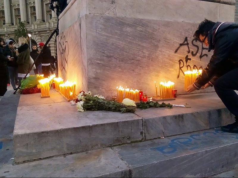 Lumanari aprinse la Universitate in memoria celor morti in Colectiv, Foto: Mihai Ivascu / Hotnews.ro