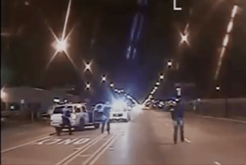 Adolescent de culoare, impuscat de 16 ori de un politist, Foto: Captura YouTube