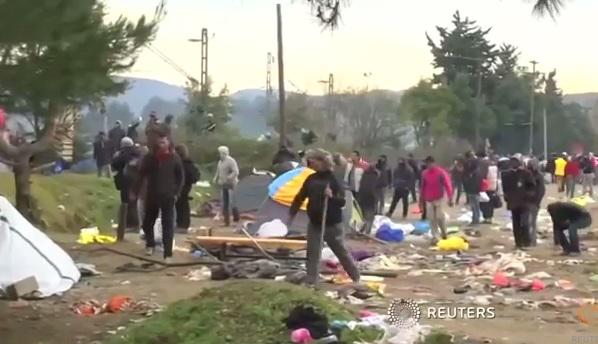 La granite au avut loc confruntari intre politisti si migranti, Foto: Captura YouTube