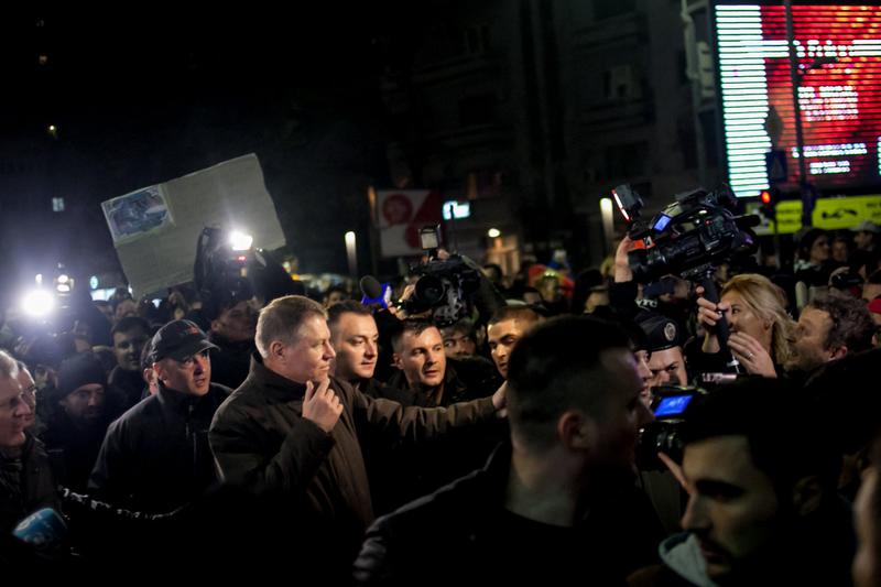 Klaus Iohannis in Piata Universitatii, Foto: Bogdan Dinca / HotNews.ro