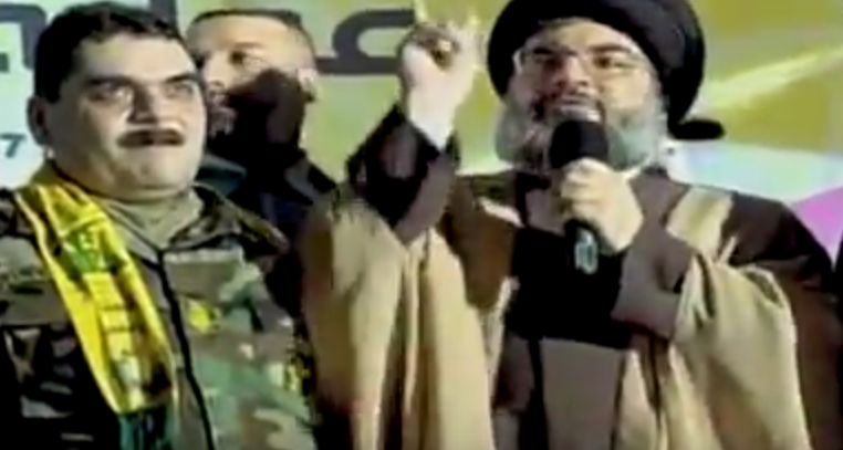 Samir Kuntar (stanga), in 2008 alaturi de liderul Hezbollah Hassan Nasrallah, Foto: Captura YouTube