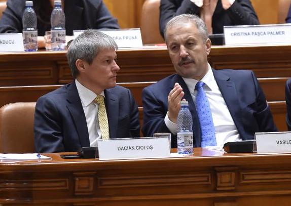 Premierul Ciolos si ministrul Dezvoltarii, Vasile Dancu, Foto: AGERPRES