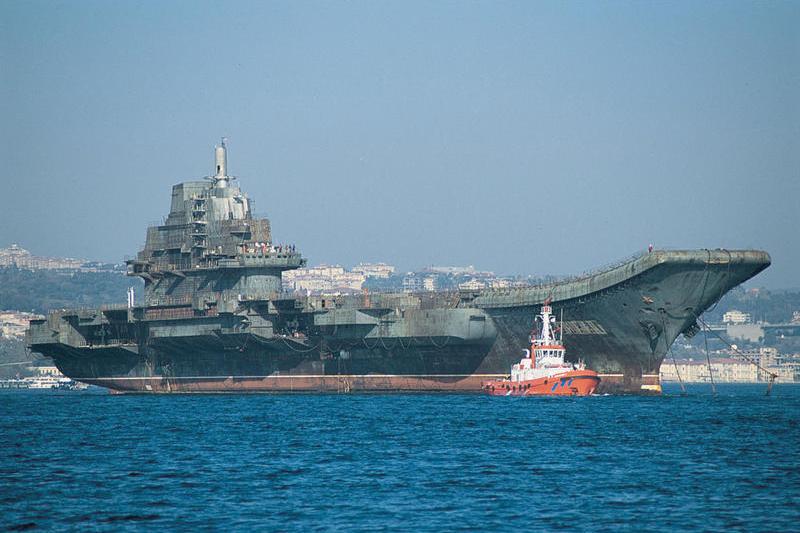 Portavionul Liaoning, inainte de a intra in reparatii in China, Foto: Wikipedia Commons - N328KF
