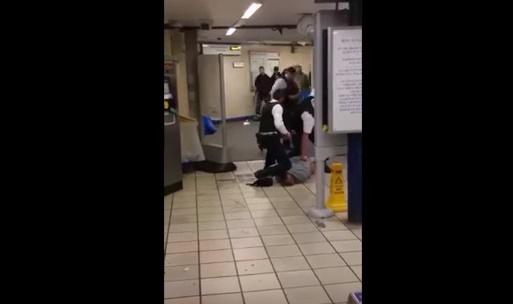 Atac cu cutit la metroul din Londra, Foto: Captura YouTube