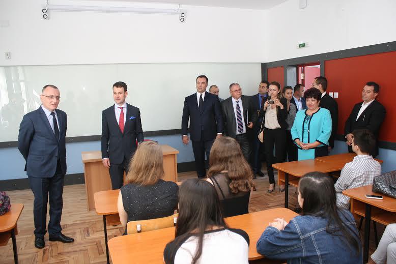 Elevii din liceele Sectorului 3 primesc burse dublate, Foto: Hotnews