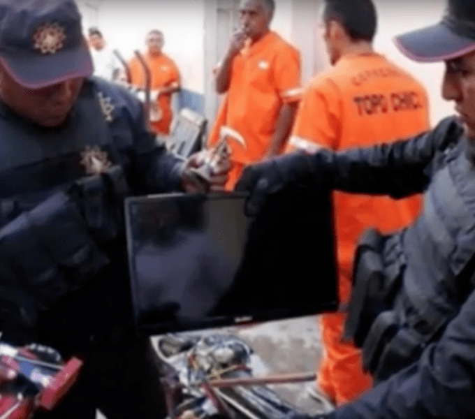 Obiecte de lux, gasite in inchisoarea mexicana Topo Chico, Foto: Captura YouTube