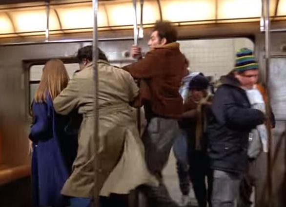 In metrou, Foto: Captura Youtube.com