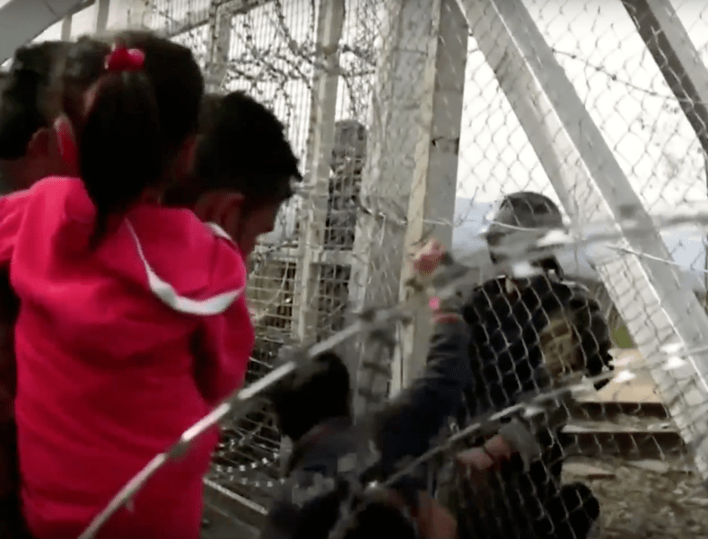 Migranti blocati la granita Greciei cu Macedonia, Foto: Captura YouTube
