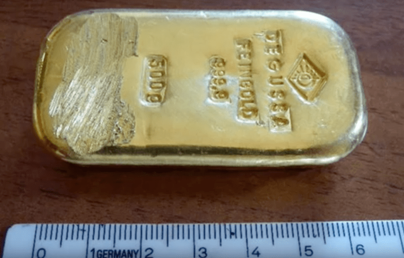 Lingou de aur, gasit intr-un lac bavarez, Foto: Captura YouTube