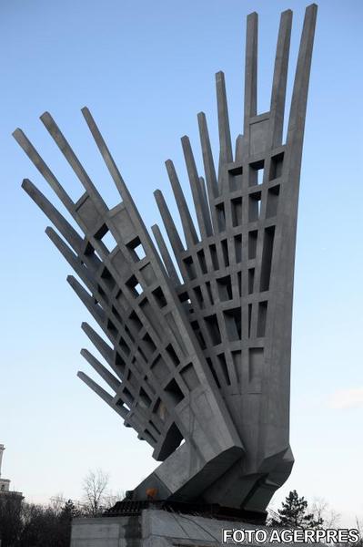 Monumentul Aripi din Piata Presei, Foto: Agerpres