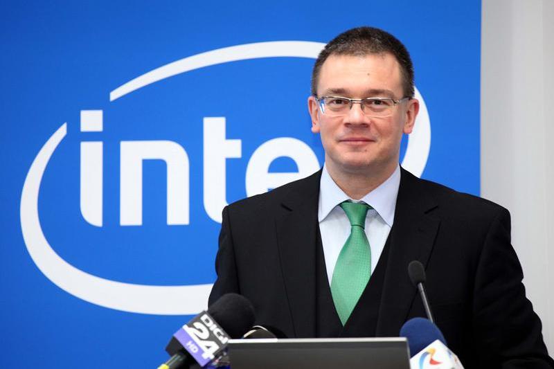 Premierul M. R. Ungureanu inaugura in 2012 centrul Intel, Foto: Intel