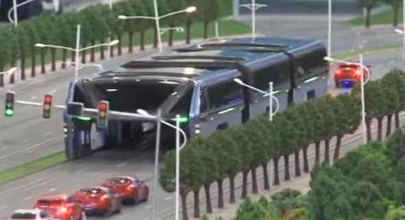 Autobuz suspendat, Foto: Captura YouTube