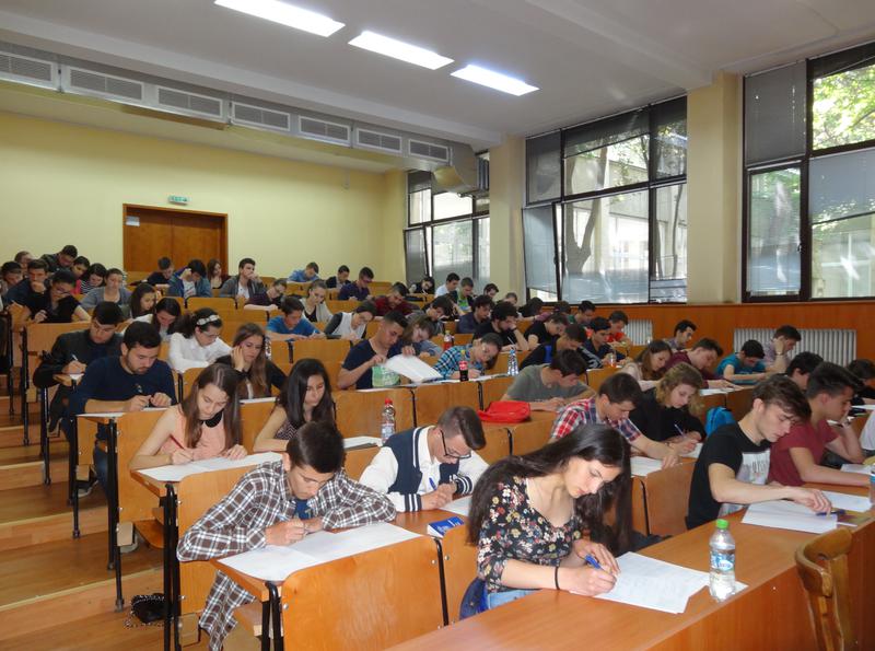 Locuri bugetate la universitate pentru elevii cu performante deosebite, Foto: uvt.ro
