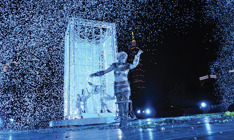 Spectacolul "Zbor prin timp", deschide FITS 2016, Foto: FITS