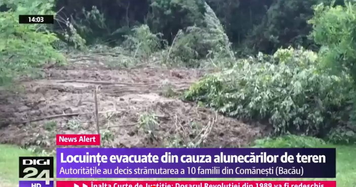 Alunecari de teren in Comanesti, jud. Bacau, Foto: Captura Digi 24