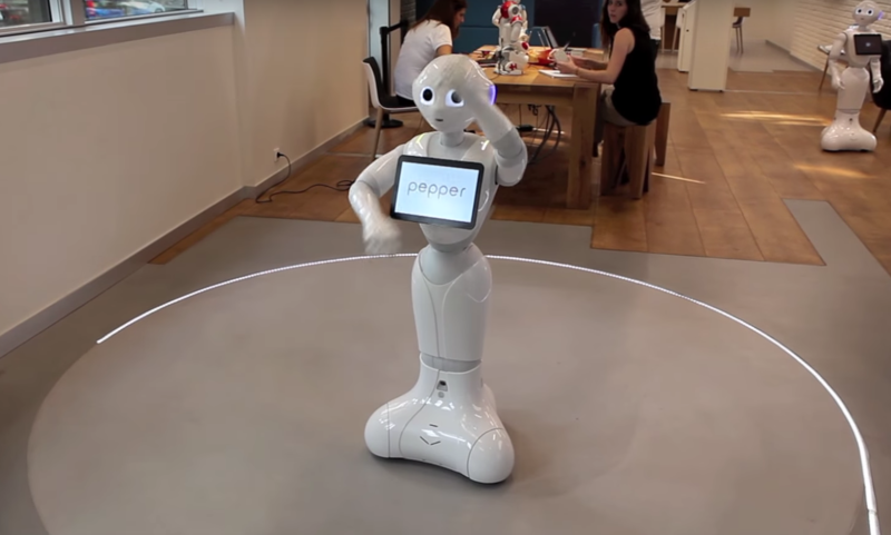 Robotul Pepper, Foto: Captura YouTube