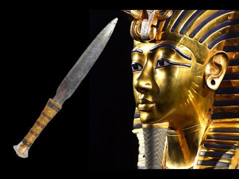 Pumnal cu fier dintr-un meteorit in mormantul lui Tutankhamon, Foto: youtube.com