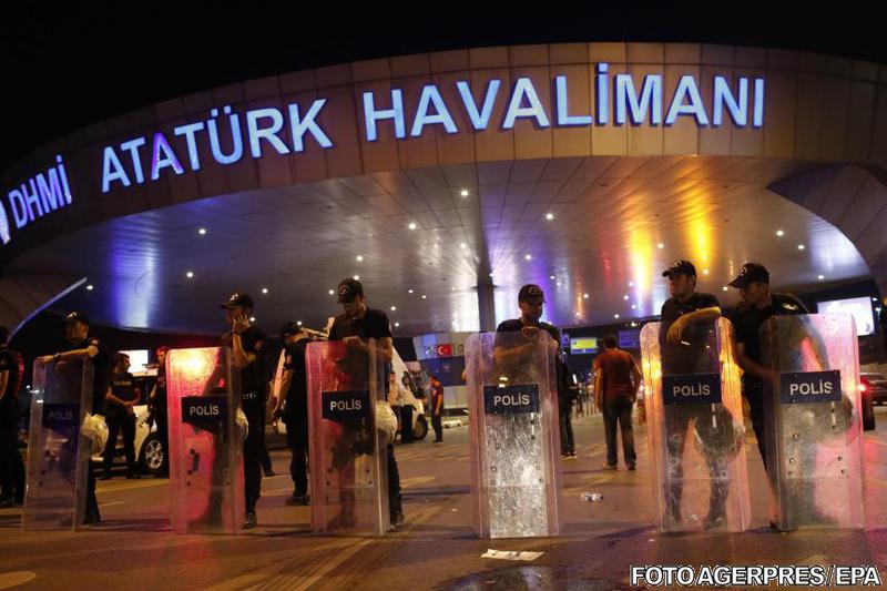 Atac cu bomba pe aeroportul Ataturk din Istanbul, Foto: Agerpres/EPA